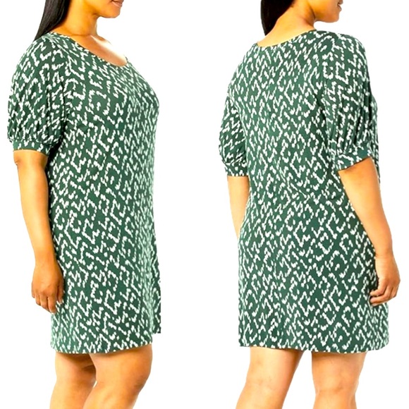 Green and White Patterned Dress NWT 26-30 p2p - Picture 2 of 7